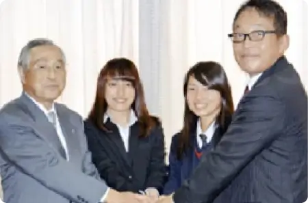 兵庫県立三田西陵高等学校と湊川短期大学との高大連携教育協定書に調印