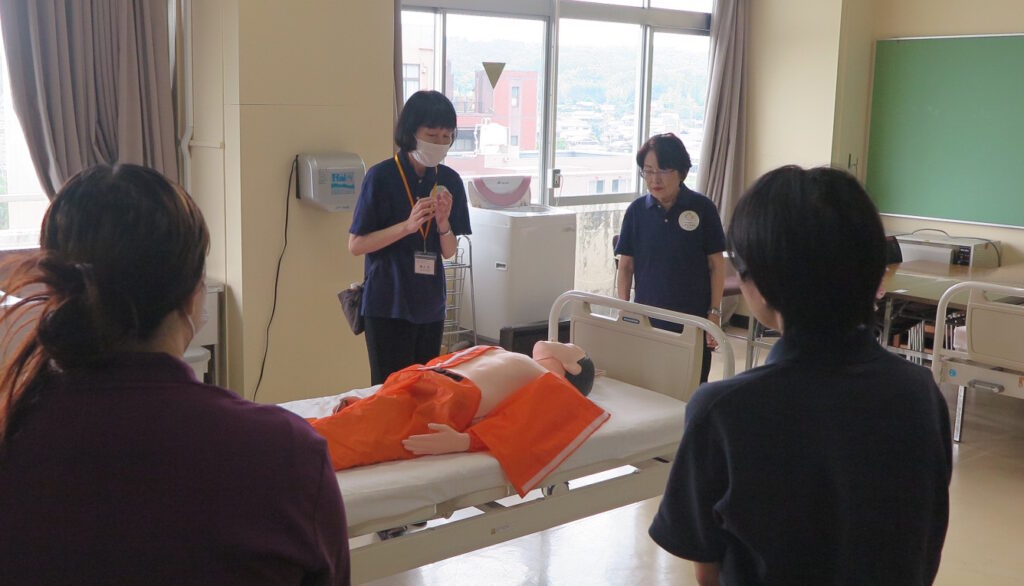湊川短期大学人間健康教育学科オープンキャンパス心肺蘇生法