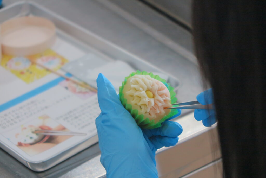 人間健康教育学科花おはぎ作り体験